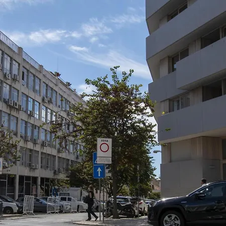 Liberdade Superb With Ac Elevator Garage Apartment