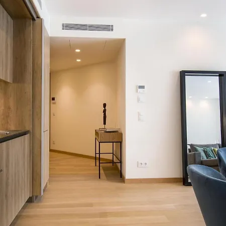 Liberdade Superb With Ac Elevator Garage Lägenhet