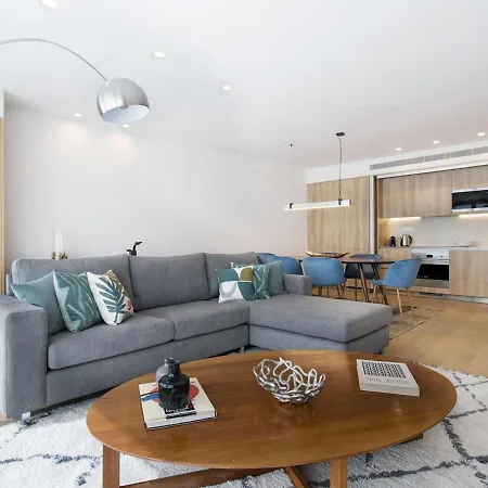 Liberdade Superb With Ac Elevator Garage Lägenhet *